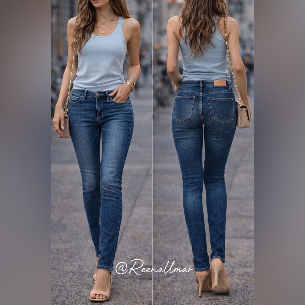 Stradivarius Blue Skinny Jeans with Subtle Fading – Size 2